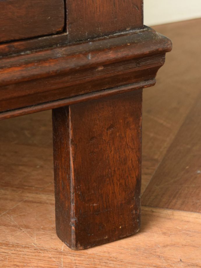 アンティーク家具の脚