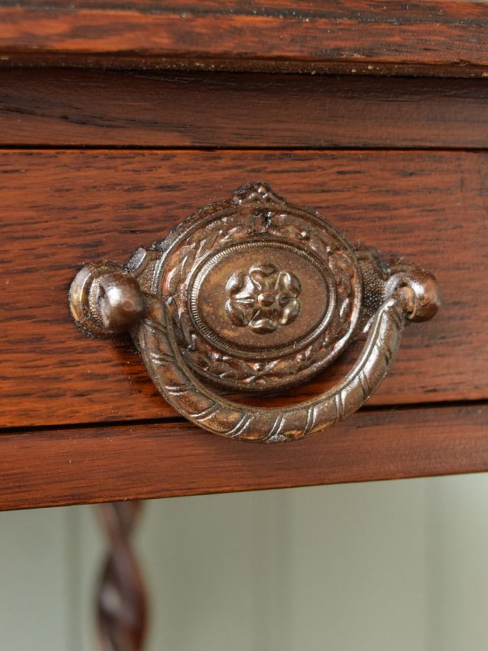 アンティークチェストの取っ手