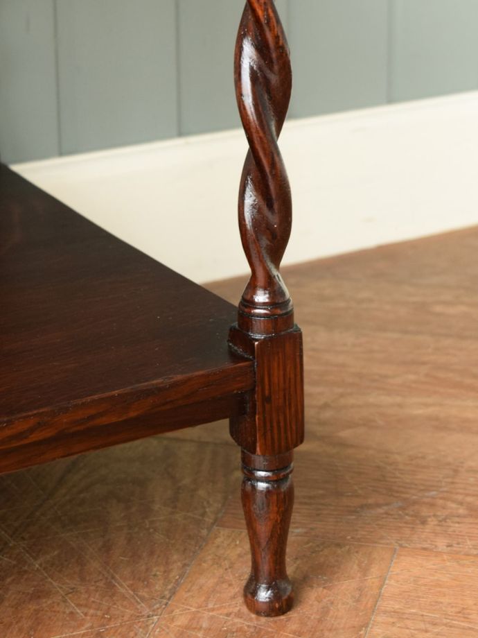 サイドテーブルの脚