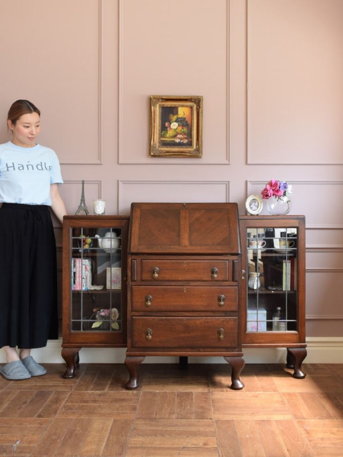 英国アンティークのサイドバイサイド