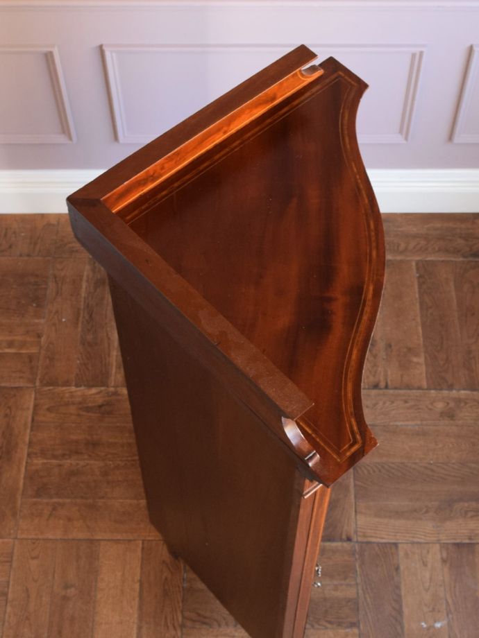 アンティーク家具の形