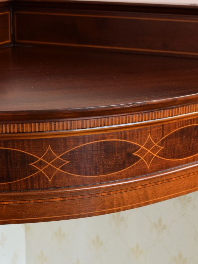 アンティーク家具の装飾