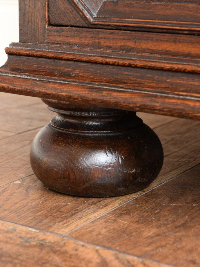アンティーク家具の脚