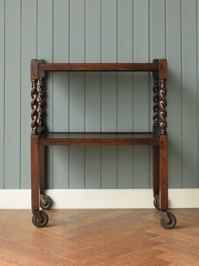 アンティークワゴンの後ろ姿