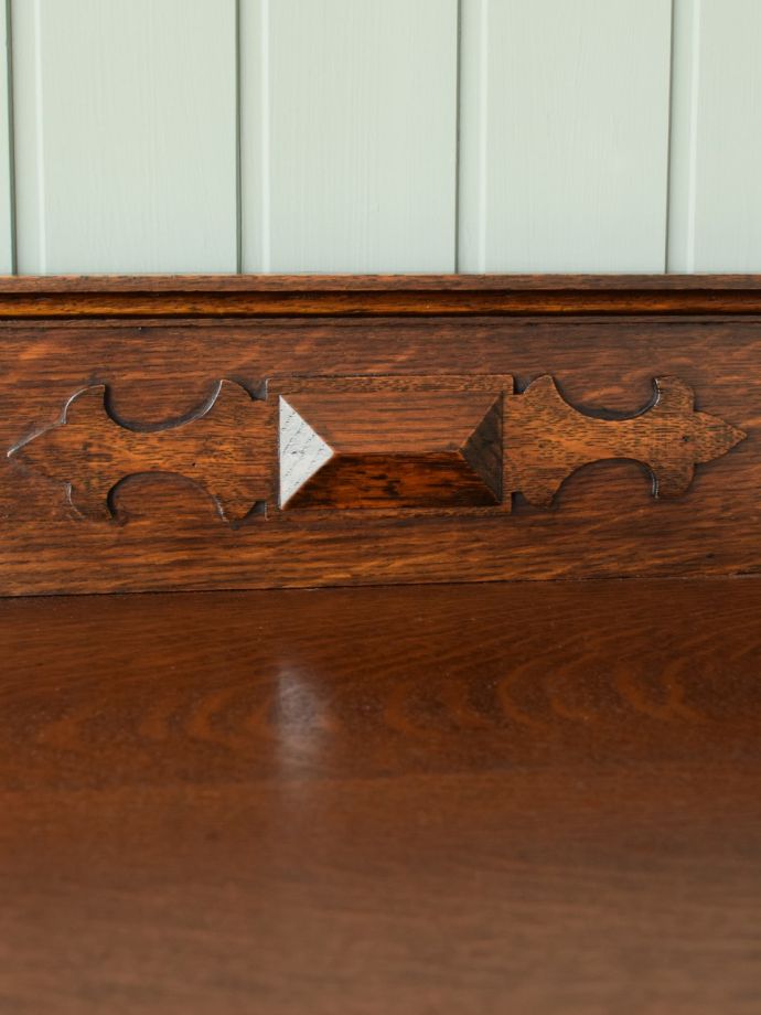 サイドバイサイドの彫り