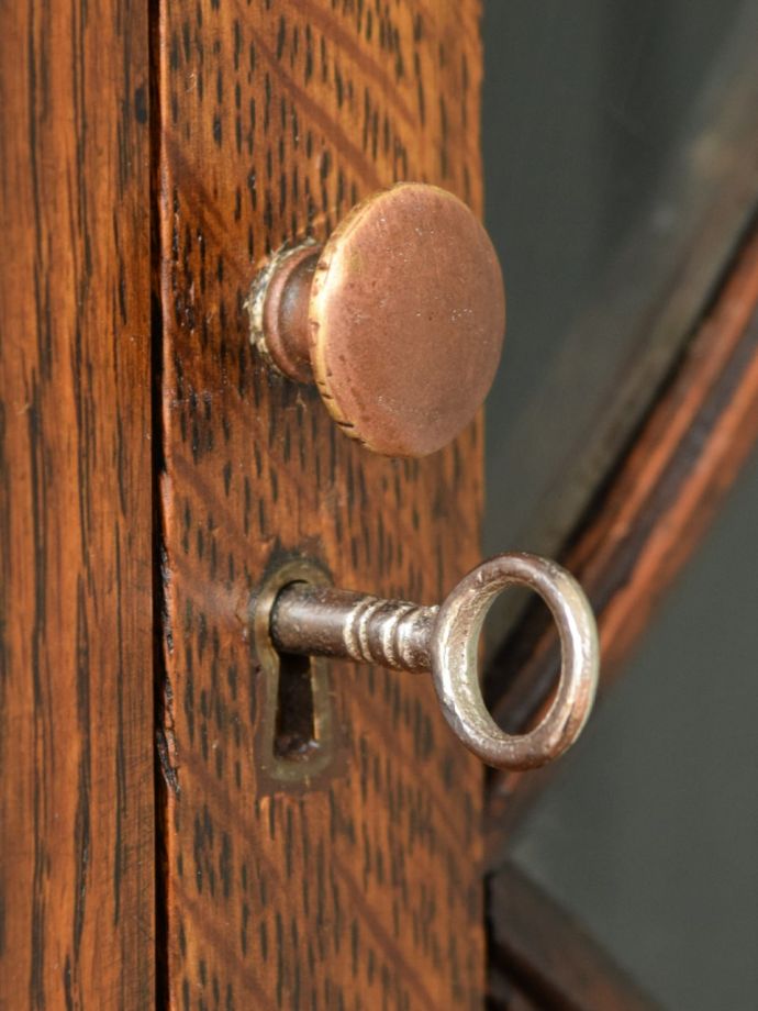 アンティーク家具の取っ手