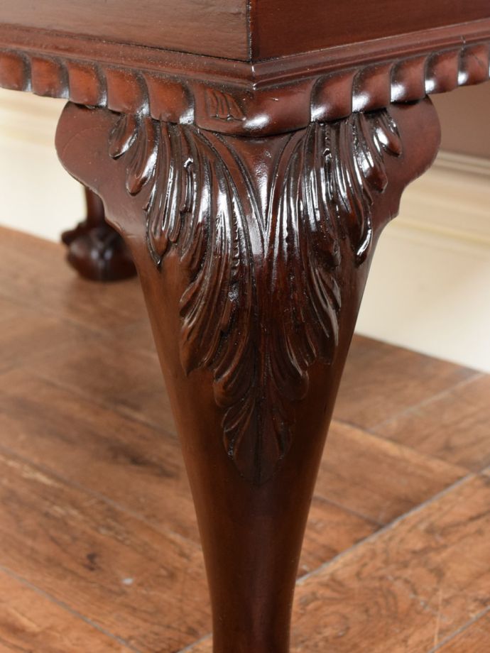 アンティーク家具の装飾