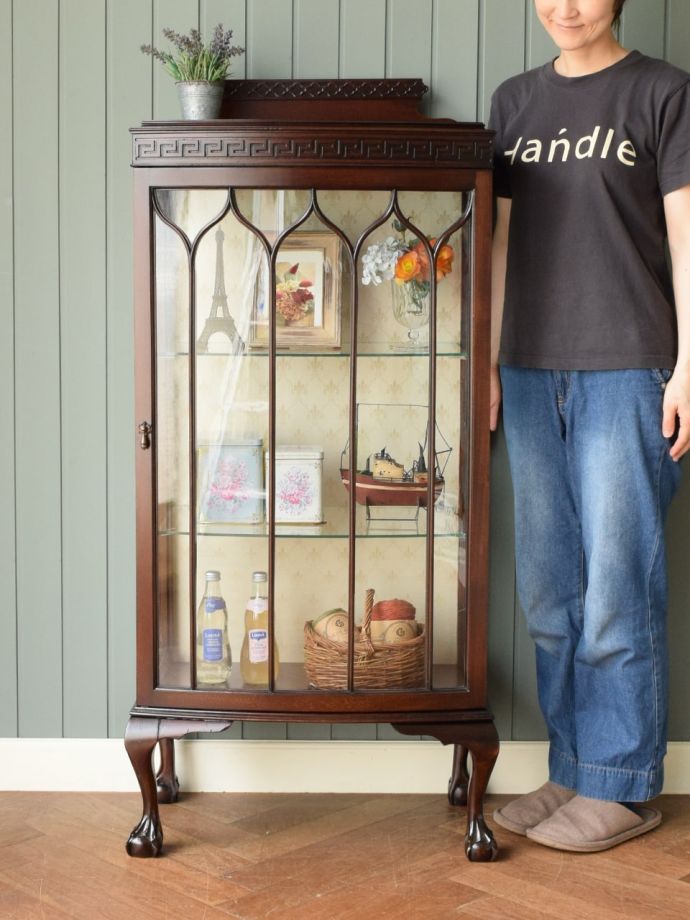 英国アンティークのガラスキャビネット