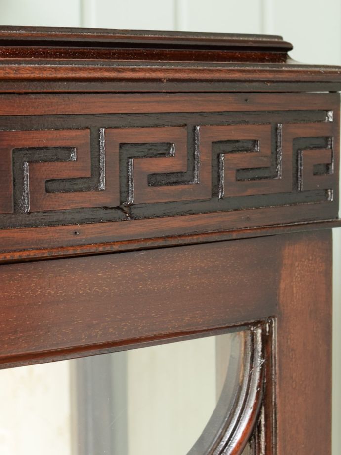 アンティークらしい彫