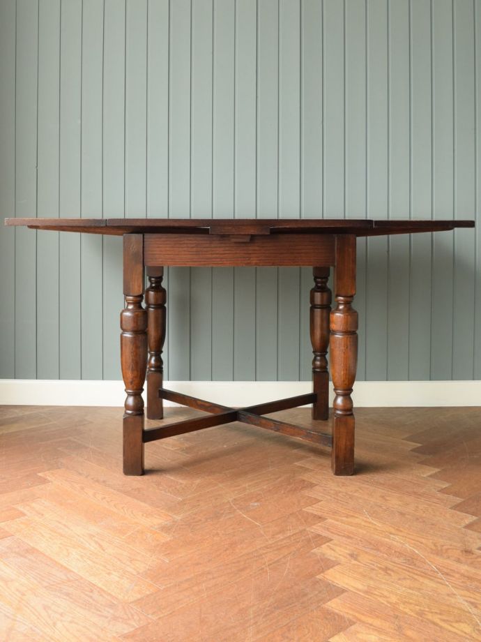 便利なドローリーフテーブル