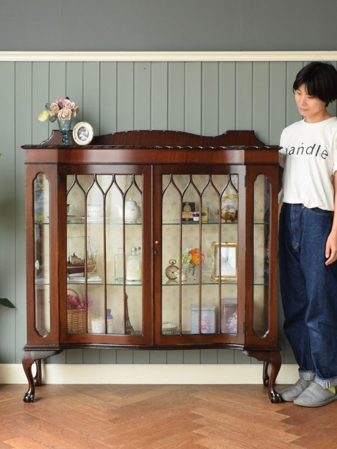 英国アンティークのガラスキャビネット