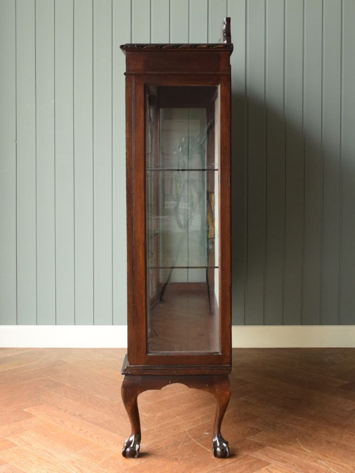 キャビネットの側面