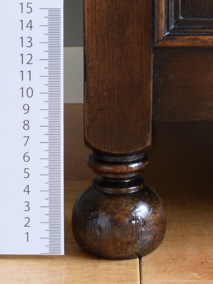 アンティーク家具の脚