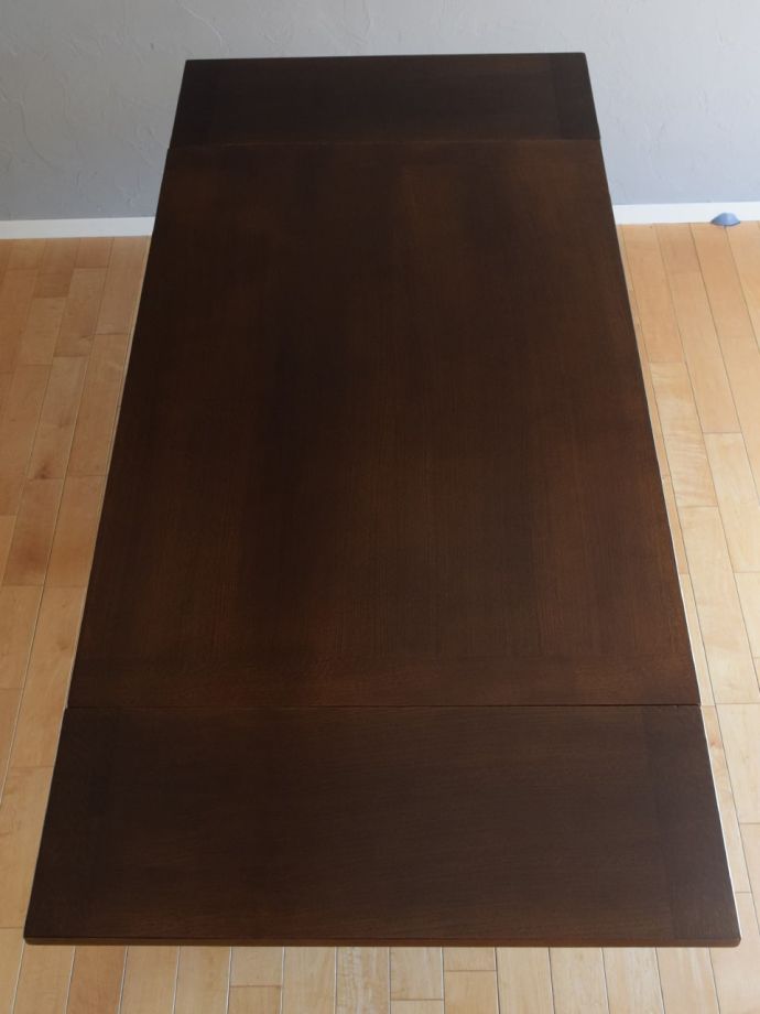 伸長式ダイニングテーブルの天板