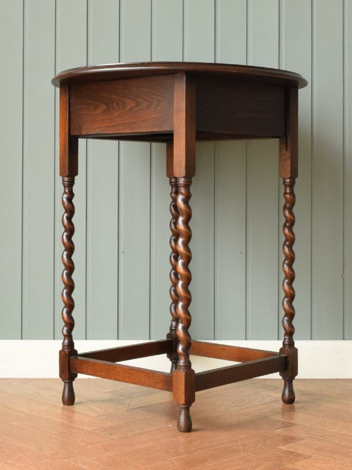 オケージョナルテーブルの側面