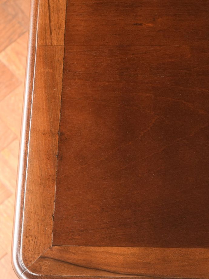 オケージョナルテーブルの天板