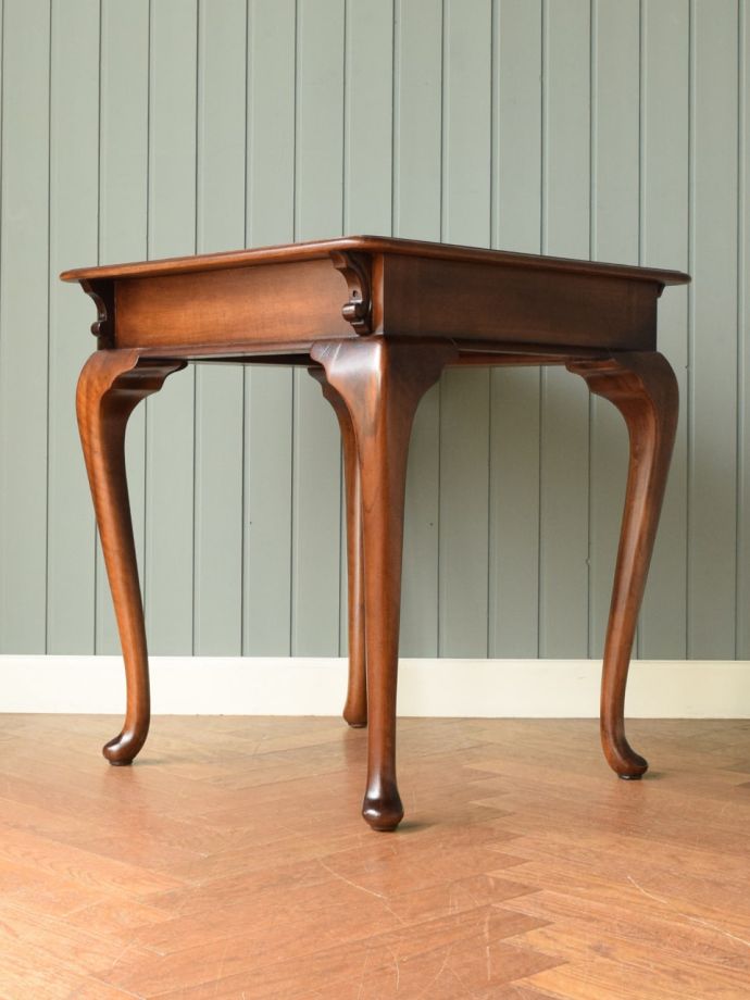 オケージョナルテーブルの側面