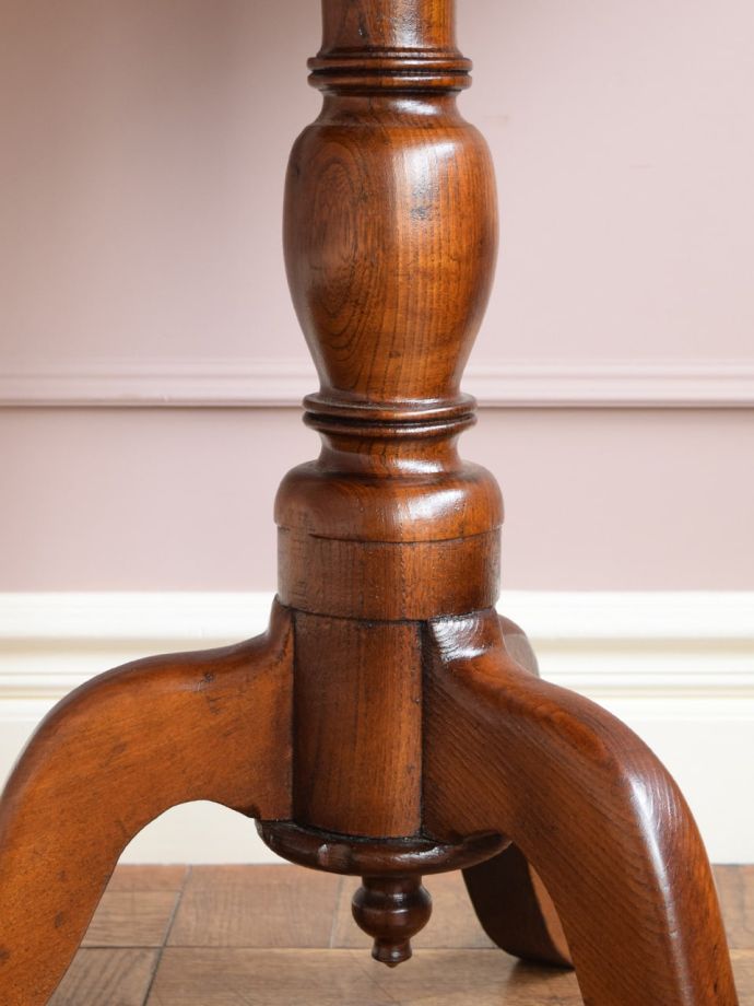 サイドテーブルの装飾