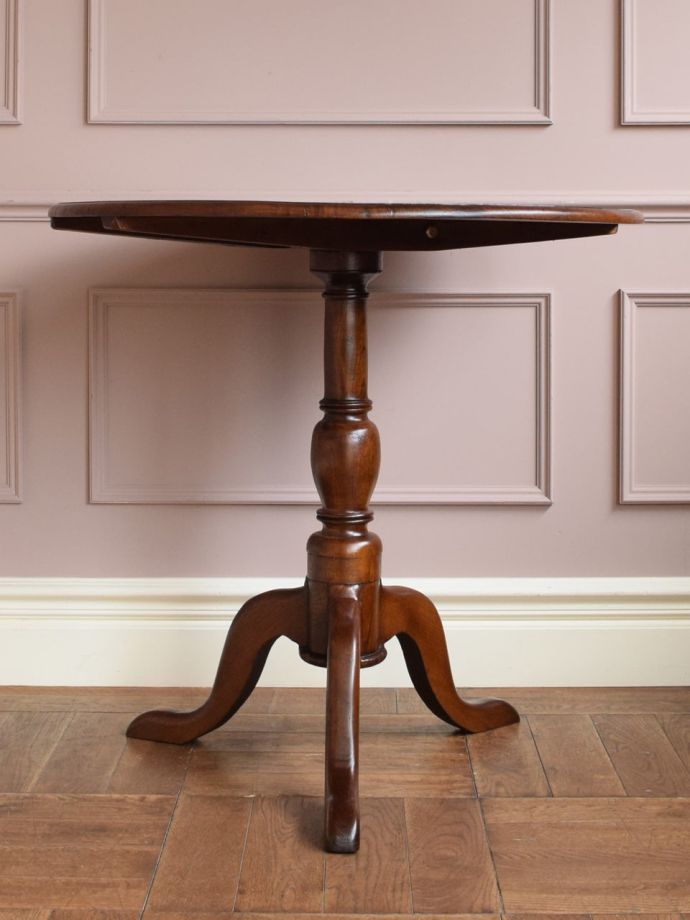 オケージョナルテーブルの側面