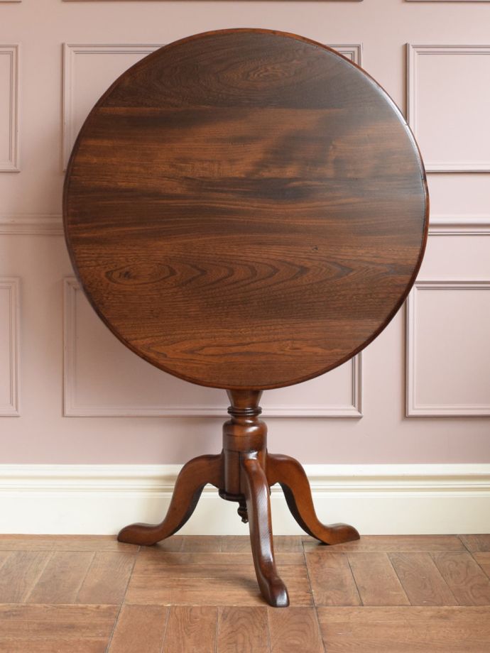 畳んだ時のティルトップテーブル