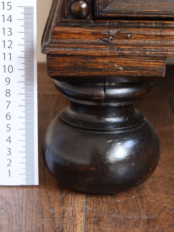 アンティーク家具の脚