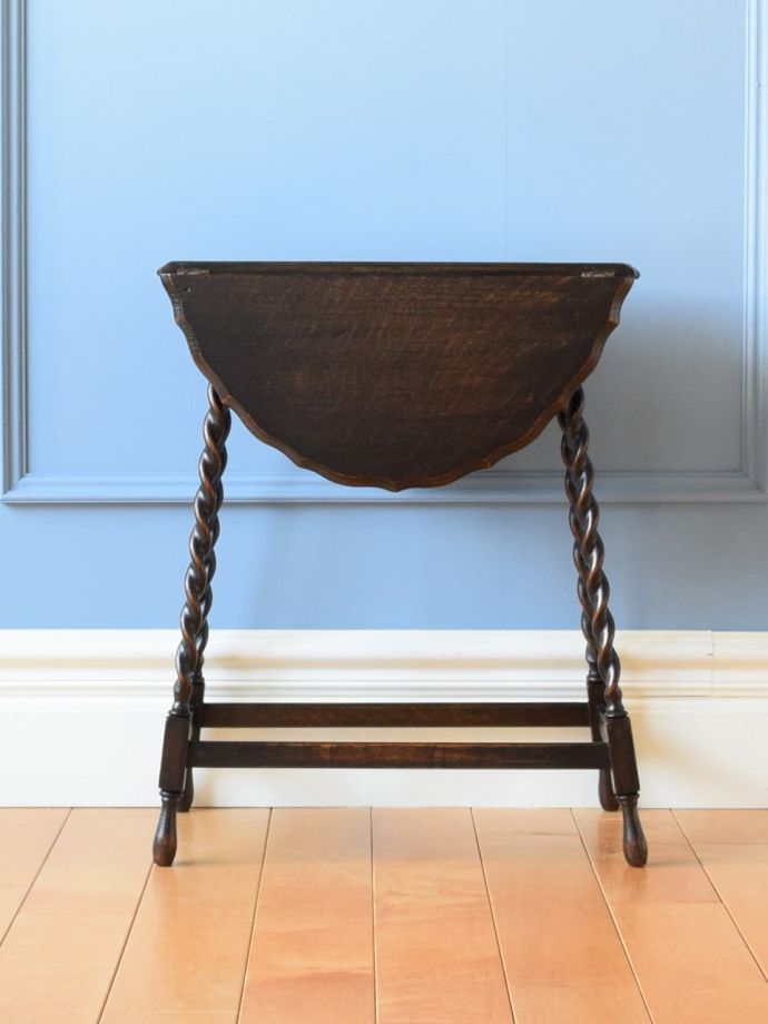 畳んだ時のバタフライテーブル