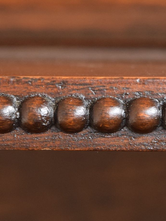 アンティーク家具の装飾