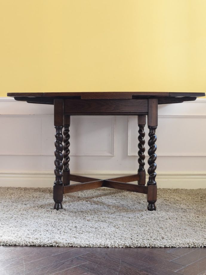 便利なドローリーフテーブル