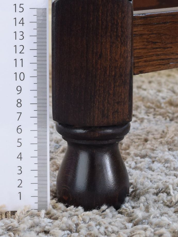 アンティークテーブルの脚