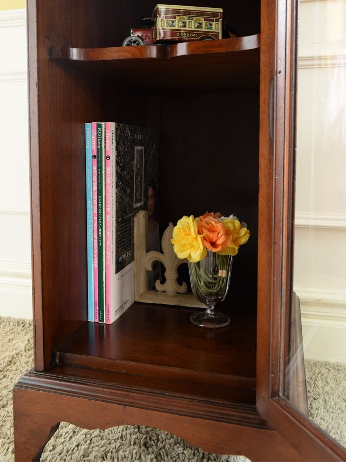 収納たっぷりのキャビネット