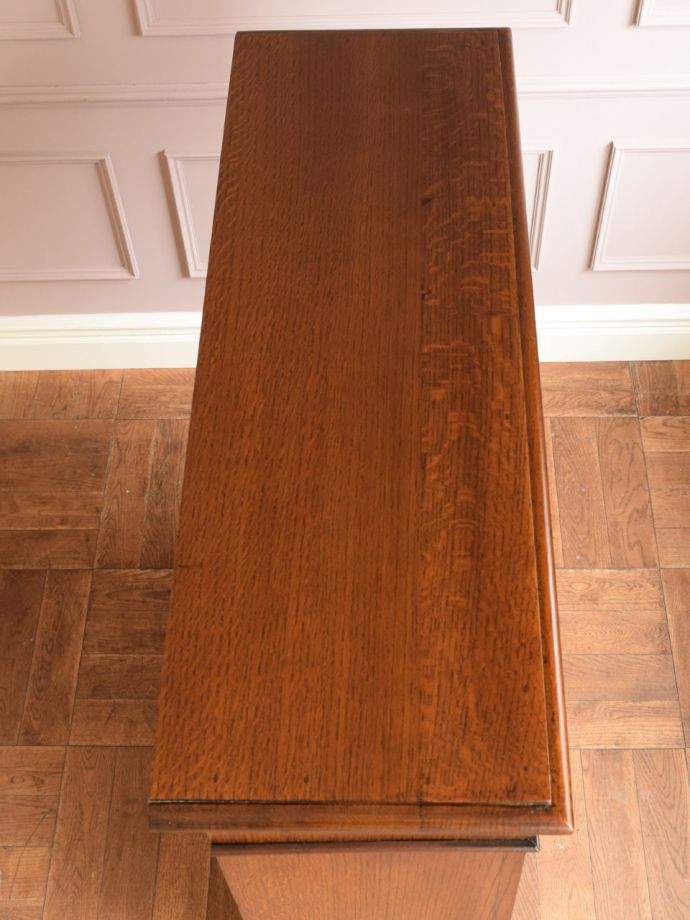 アンティーク本棚の天板