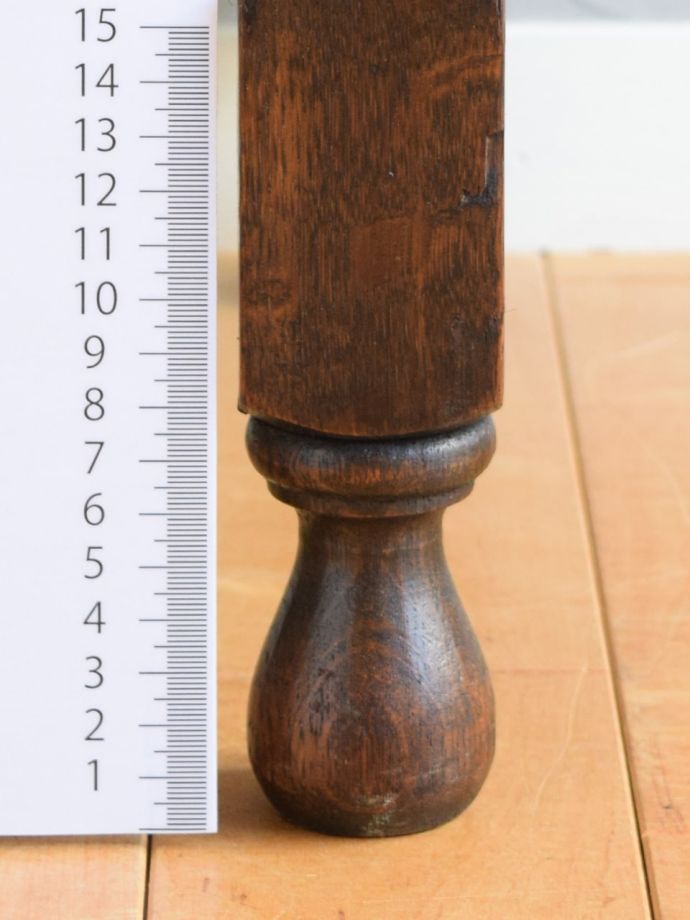 アンティーク家具の脚