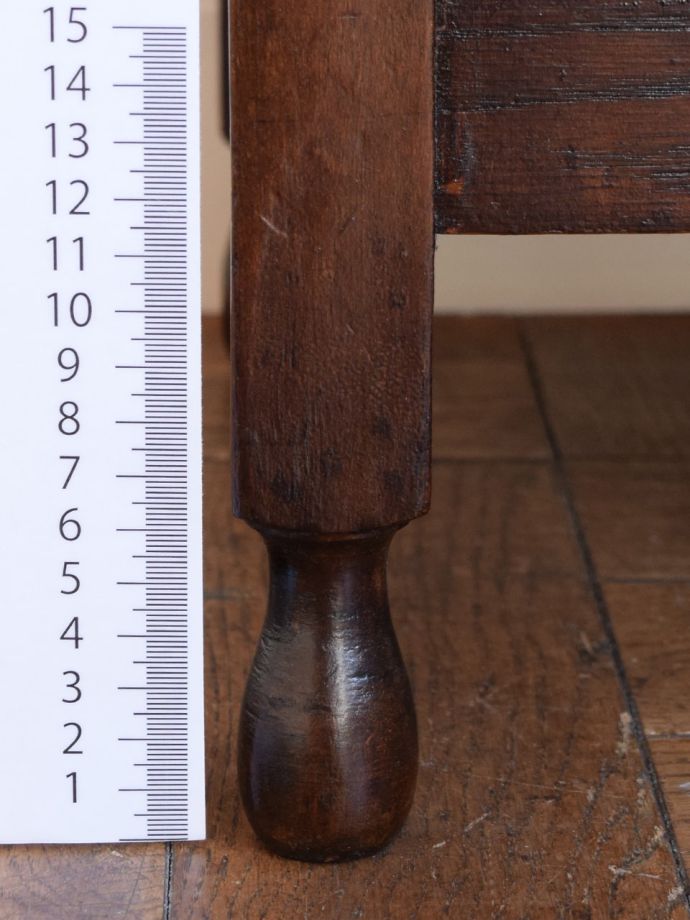 アンティーク家具の脚