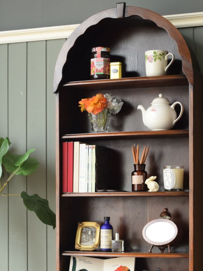 アンティーク家具らしい美しい木目