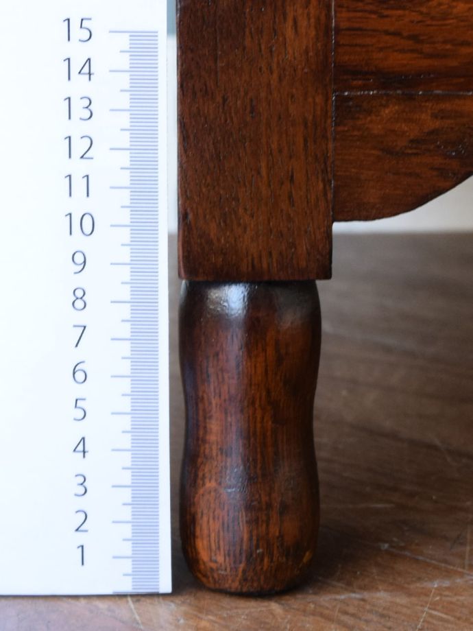 アンティーク家具の脚