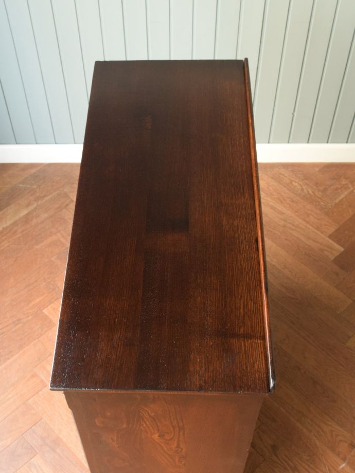 サイドボードの形