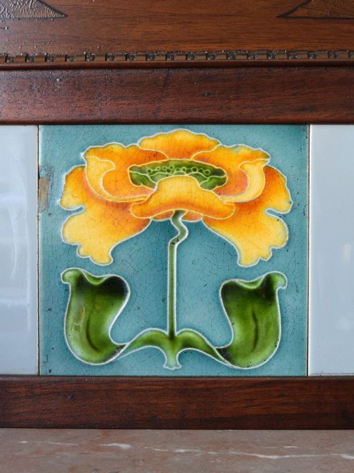 アンティークのタイル