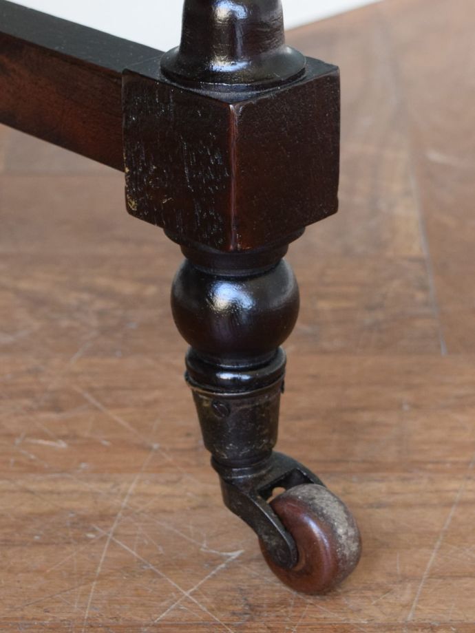 アンティーク家具の脚