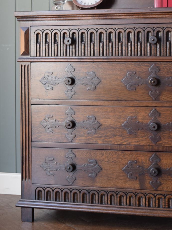 おしゃれなアンティークチェスト