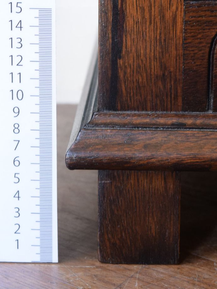 アンティーク家具の脚