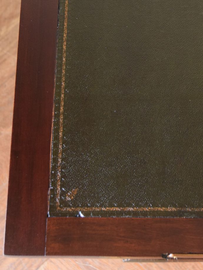 アンティークビューローのデスク