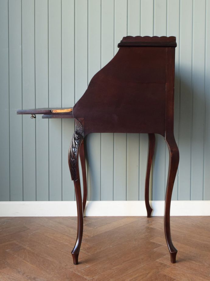 ビューローの側面