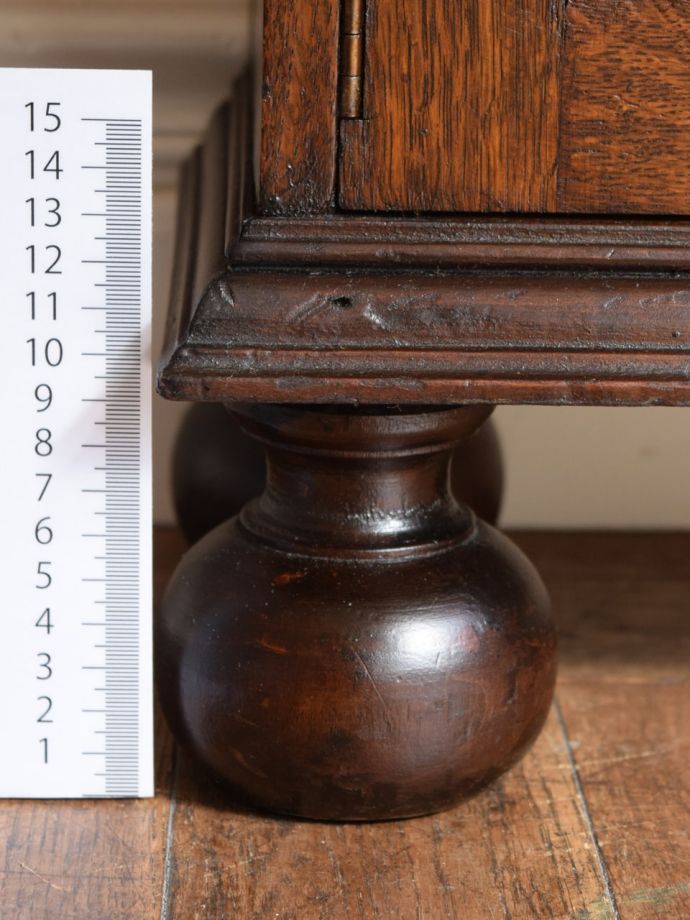 アンティーク家具の脚