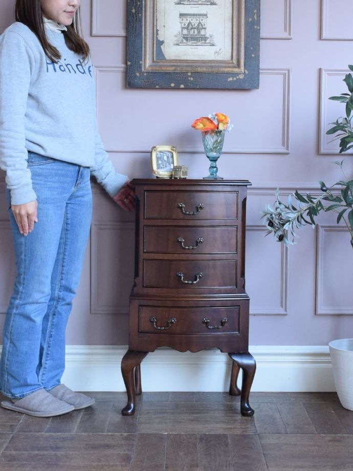 英国アンティークのチェスト