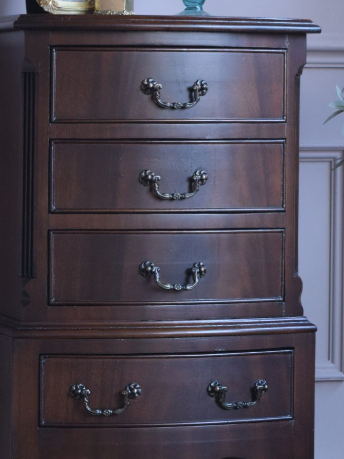 アンティークチェストの美しい木目