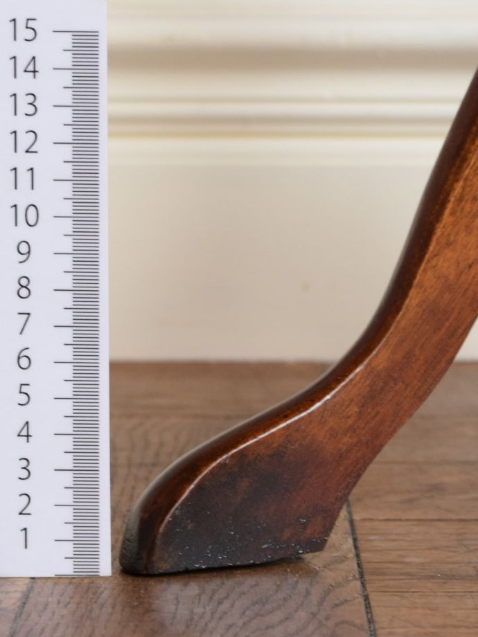 アンティークテーブルの脚