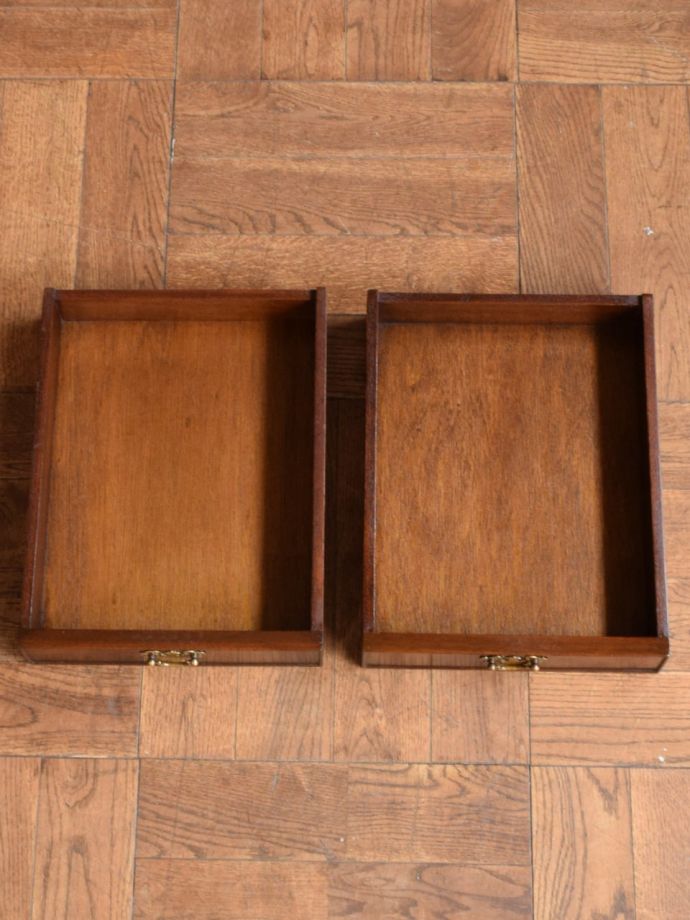 テーブルの引き出し