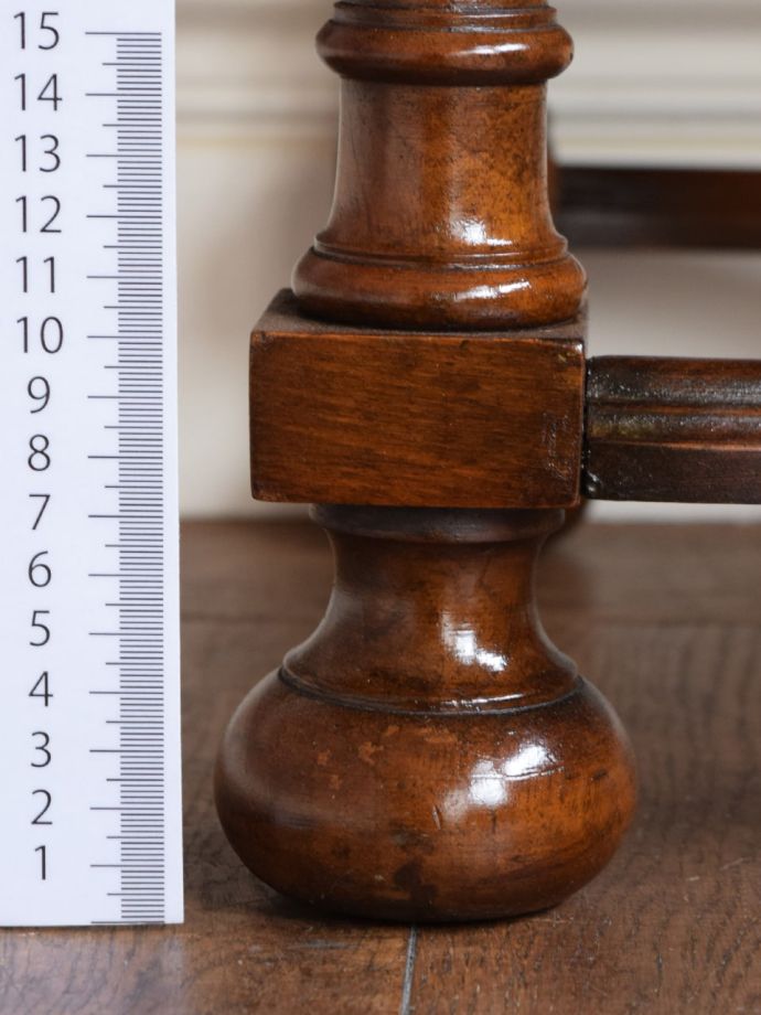 アンティーク家具の脚