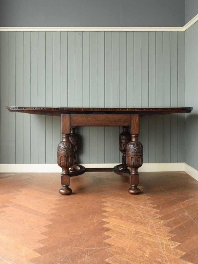 便利なドローリーフテーブル