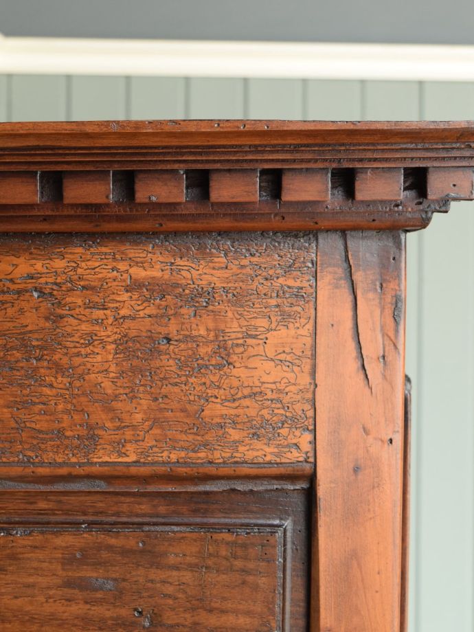 アンティークらしい彫